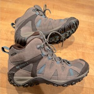 Merrell Women's Deverta 2 Mid Waterproof Hiking Boots - Size 6